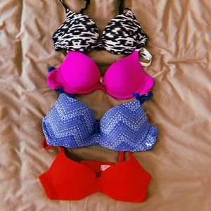 BUNDLE DEAL!! 4 bra’s